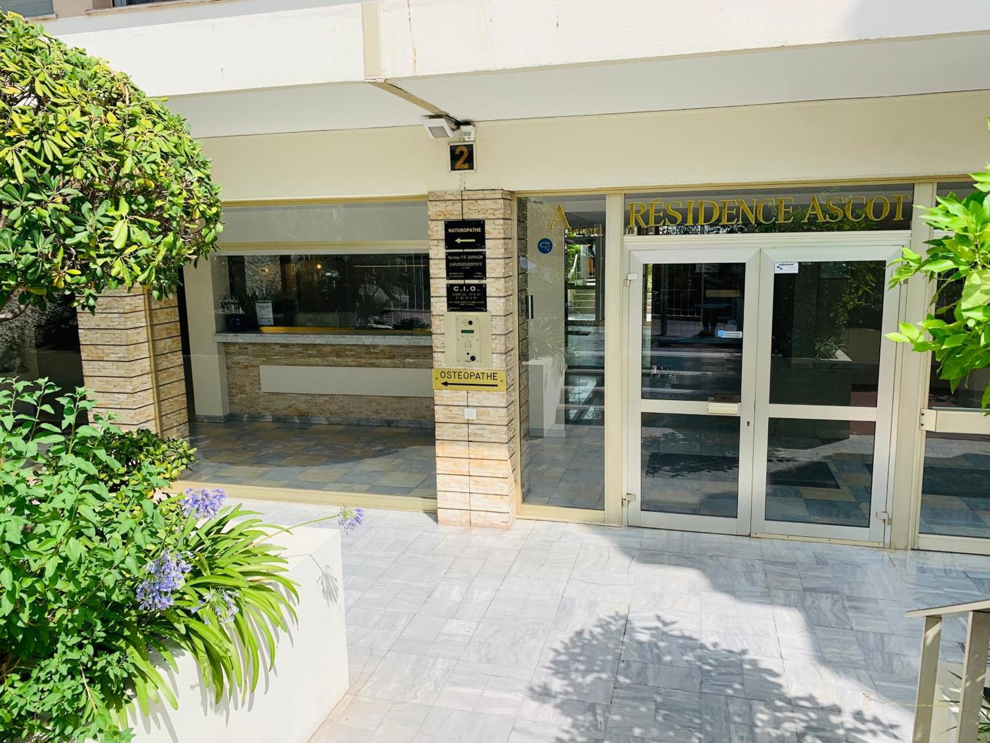 Apartamento Belle Terrasse Pres Du Martinez Et Des Plages! *